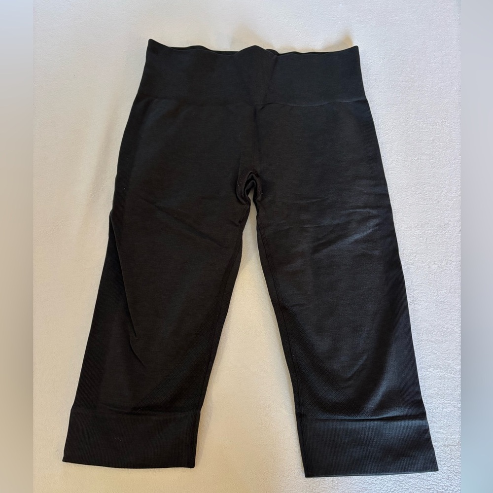 Lululemon cropped spandex pants